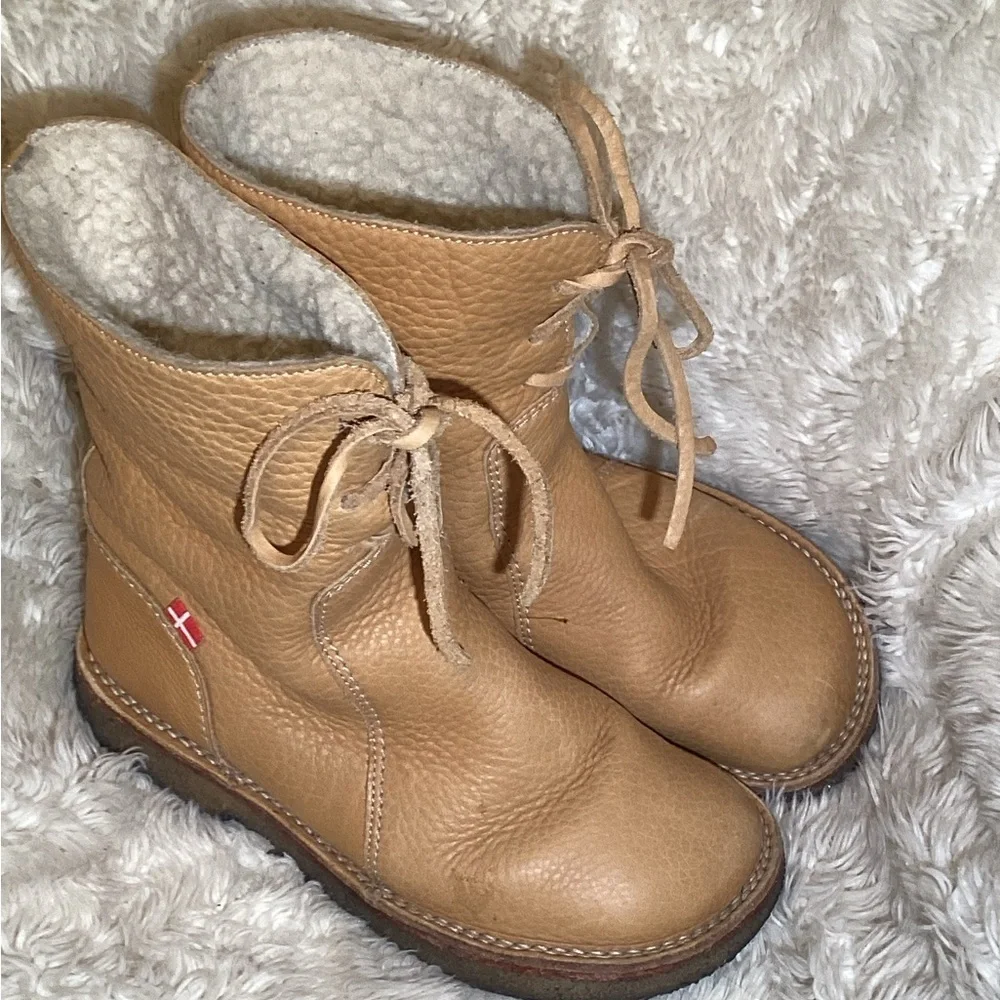 Duck feet mol Tan Leather Ankle Boots size 9